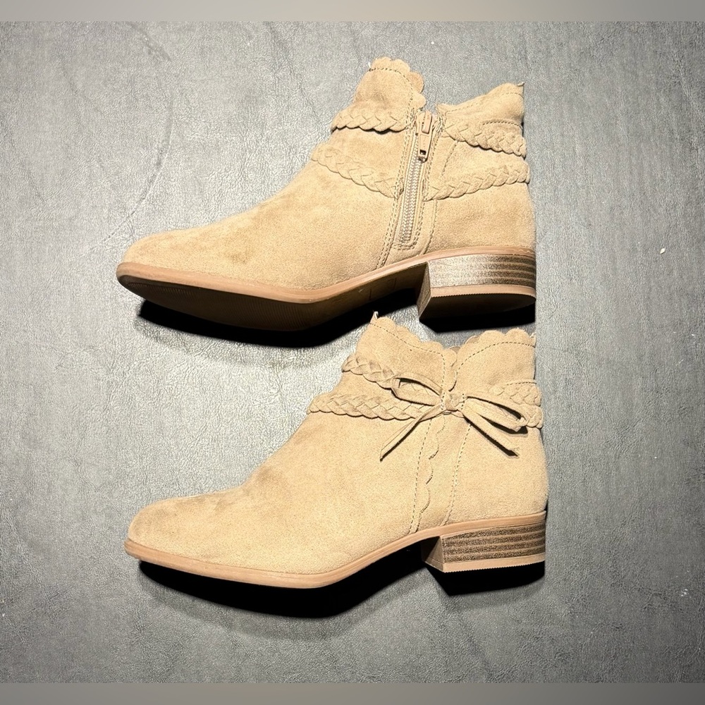 Girls Size 3 SO Tan Ankle Booties Like New - Picture 2 of 4